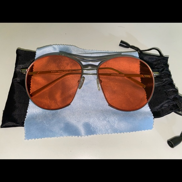 2 new pairs of sunglasses - Picture 2 of 2